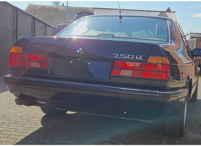 BMW 750IL - Szedán: 3 kép. BMW 750IL - Szedán: 3 kép.