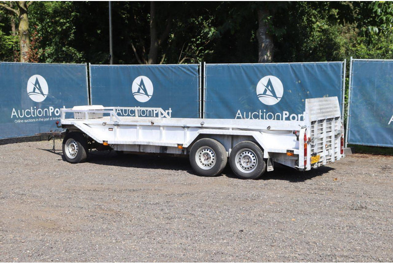 Baveck P24 4A - Platós pótkocsi: 3 kép. Baveck P24 4A - Platós pótkocsi: 3 kép.