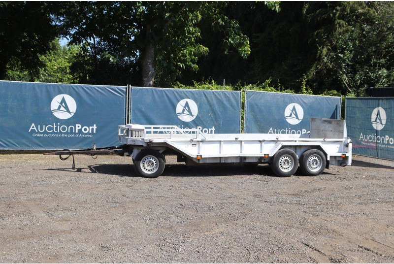 Baveck P24 4A - Platós pótkocsi: 1 kép. Baveck P24 4A - Platós pótkocsi: 1 kép.