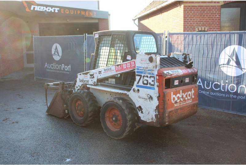 Bobcat 763 - Gumikerekes homlokrakodó: 3 kép. Bobcat 763 - Gumikerekes homlokrakodó: 3 kép.