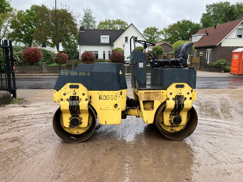Bomag BW 120 - Henger: 2 kép. Bomag BW 120 - Henger: 2 kép.