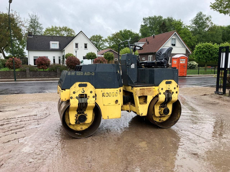 Bomag BW 120 - Henger: 1 kép. Bomag BW 120 - Henger: 1 kép.