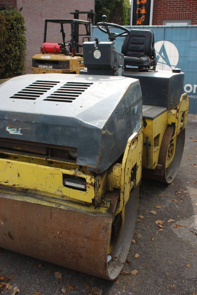 Bomag BW 135 AD - Lapvibrátor: 5 kép. Bomag BW 135 AD - Lapvibrátor: 5 kép.