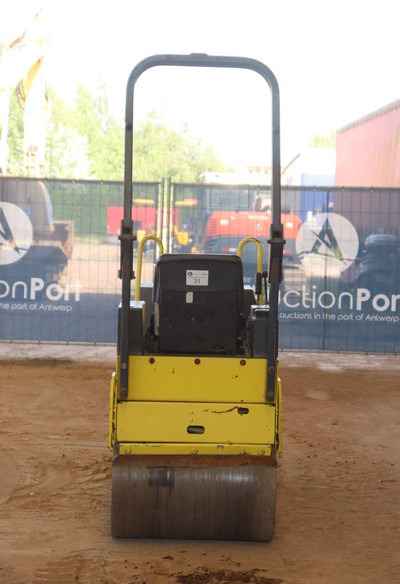 Bomag BW80 - Talajtömörítő: 5 kép. Bomag BW80 - Talajtömörítő: 5 kép.