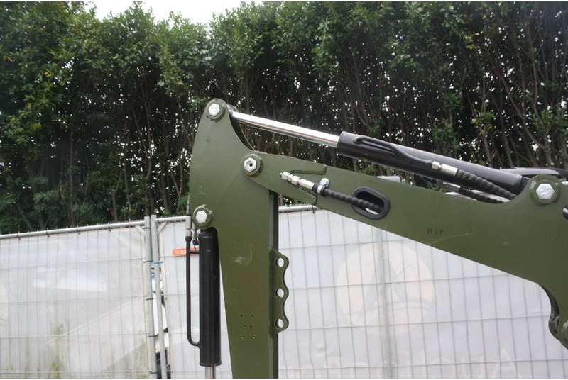 COLT KV13 - Minikotró: 5 kép. COLT KV13 - Minikotró: 5 kép.