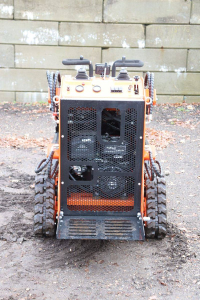 Captok 36C - Lánctalpas homlokrakodó: 5 kép. Captok 36C - Lánctalpas homlokrakodó: 5 kép.