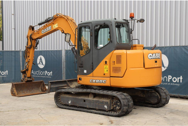 Case CX80 - Lánctalpas kotró: 4 kép. Case CX80 - Lánctalpas kotró: 4 kép.