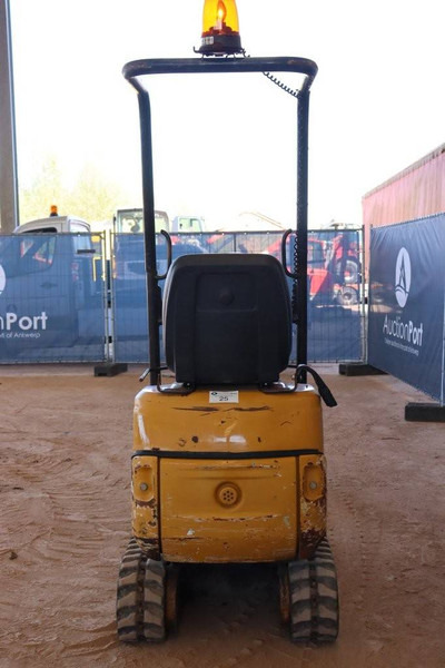 Caterpillar 300.9D - Minikotró: 4 kép. Caterpillar 300.9D - Minikotró: 4 kép.