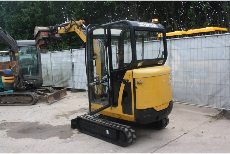 Caterpillar 301.8C - Minikotró: 5 kép. Caterpillar 301.8C - Minikotró: 5 kép.