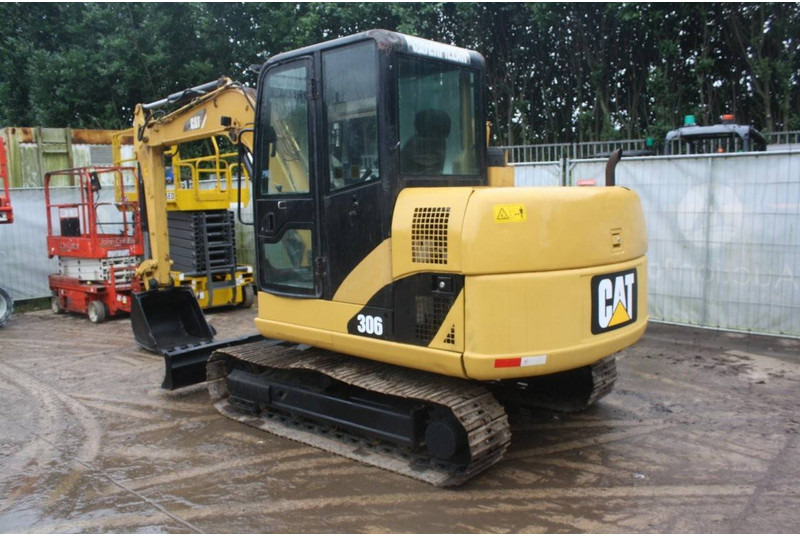 Caterpillar 306 - Lánctalpas kotró: 4 kép. Caterpillar 306 - Lánctalpas kotró: 4 kép.