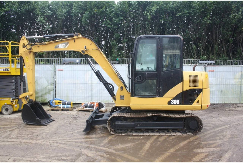 Caterpillar 306 - Lánctalpas kotró: 1 kép. Caterpillar 306 - Lánctalpas kotró: 1 kép.