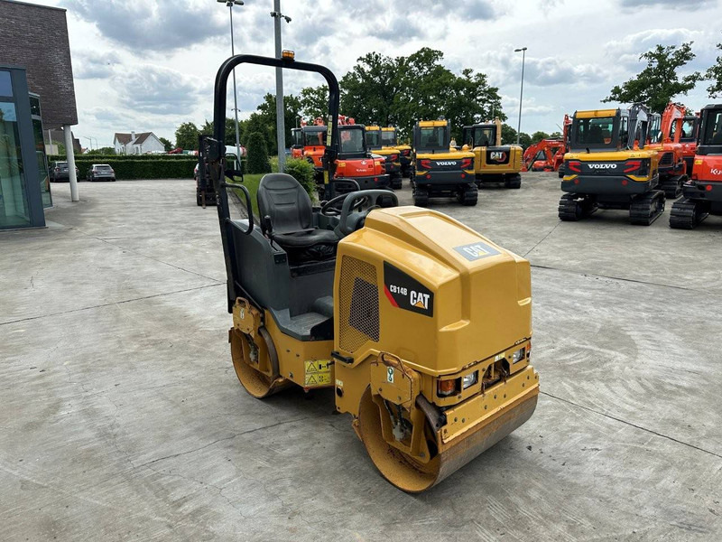Caterpillar CB14B - Henger: 3 kép. Caterpillar CB14B - Henger: 3 kép.