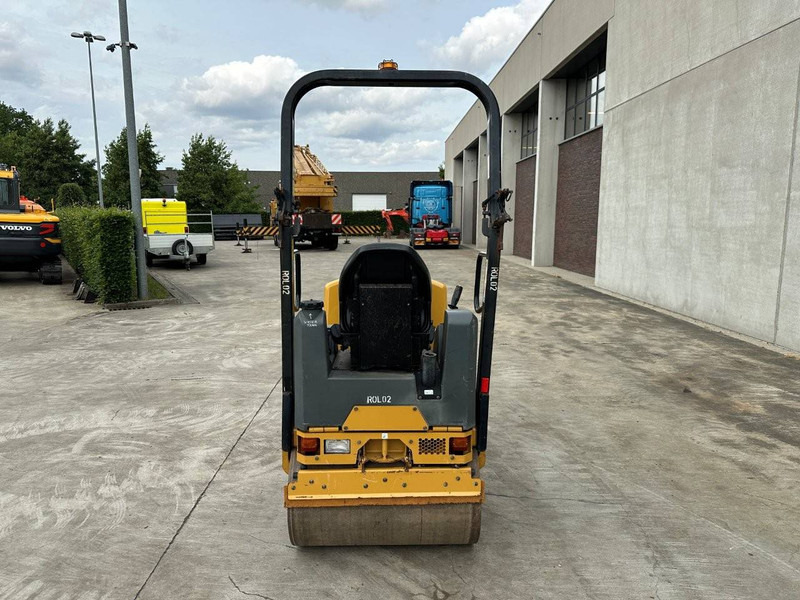 Caterpillar CB14B - Henger: 5 kép. Caterpillar CB14B - Henger: 5 kép.