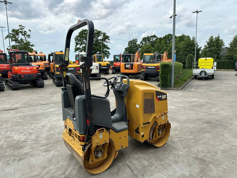 Caterpillar CB14B - Henger: 4 kép. Caterpillar CB14B - Henger: 4 kép.