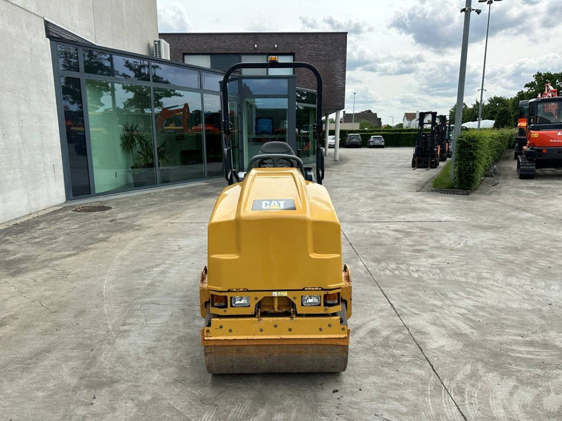 Caterpillar CB14B - Henger: 2 kép. Caterpillar CB14B - Henger: 2 kép.