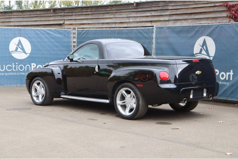 Chevrolet SSR - Autó: 4 kép. Chevrolet SSR - Autó: 4 kép.