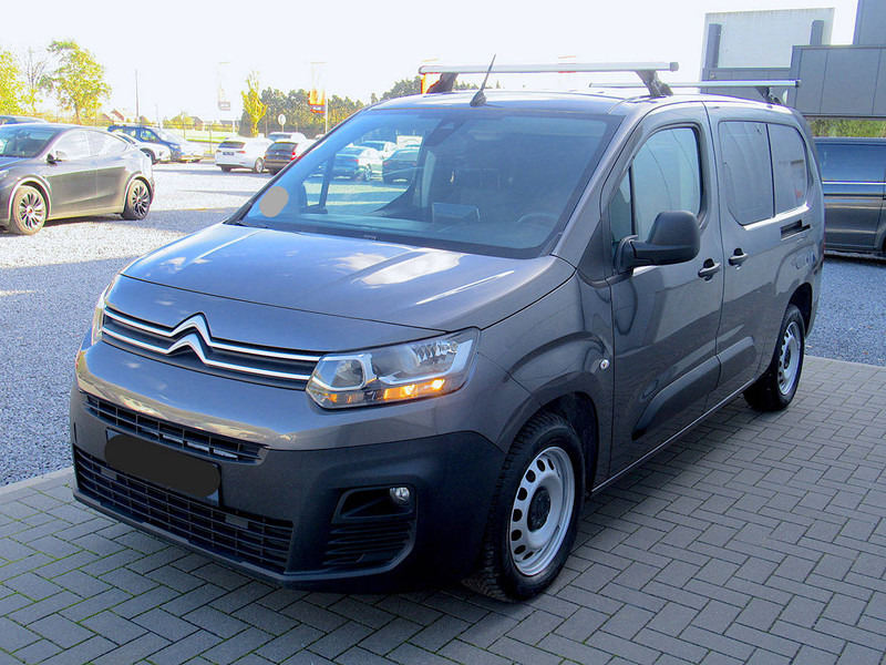 Citroën Berlingo BlueHDi Automatic - Furgon: 1 kép. Citroën Berlingo BlueHDi Automatic - Furgon: 1 kép.