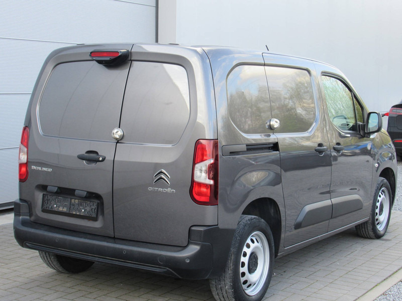 Citroën Berlingo BlueHDi Automatic - Furgon: 5 kép. Citroën Berlingo BlueHDi Automatic - Furgon: 5 kép.