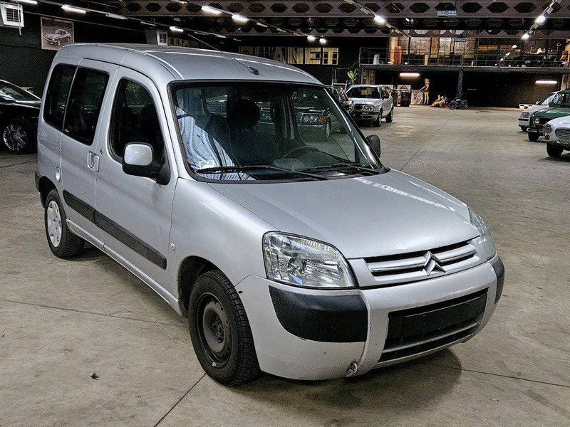 Citroën Berlingo (I - phase 3) Multispace _ 1.4i - Szedán: 3 kép. Citroën Berlingo (I - phase 3) Multispace _ 1.4i - Szedán: 3 kép.