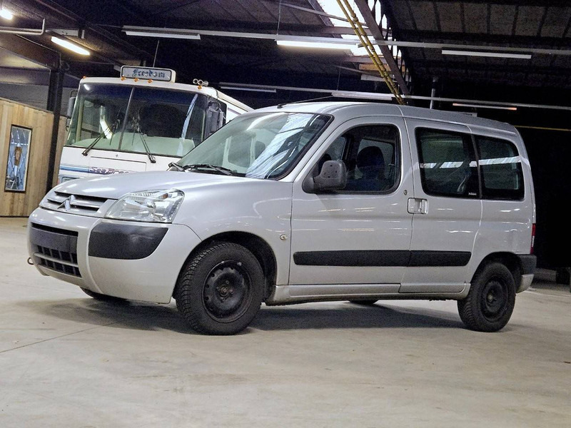 Citroën Berlingo (I - phase 3) Multispace _ 1.4i - Szedán: 2 kép. Citroën Berlingo (I - phase 3) Multispace _ 1.4i - Szedán: 2 kép.