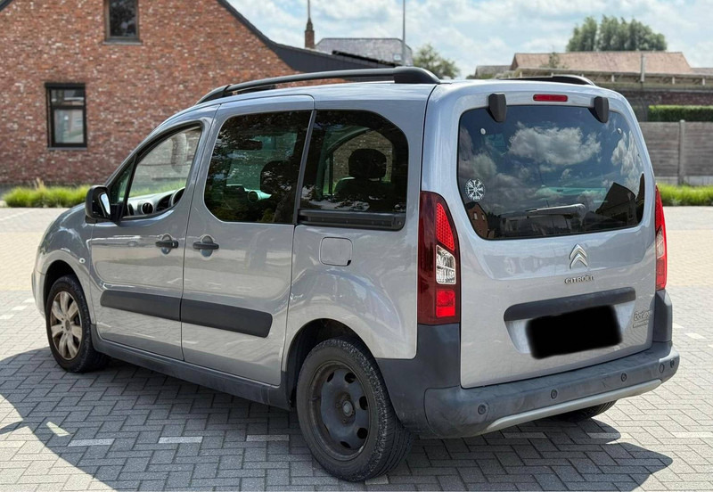 Citroën Berlingo (II - phase 3) Multispace _ 1.2 - Szedán: 4 kép. Citroën Berlingo (II - phase 3) Multispace _ 1.2 - Szedán: 4 kép.