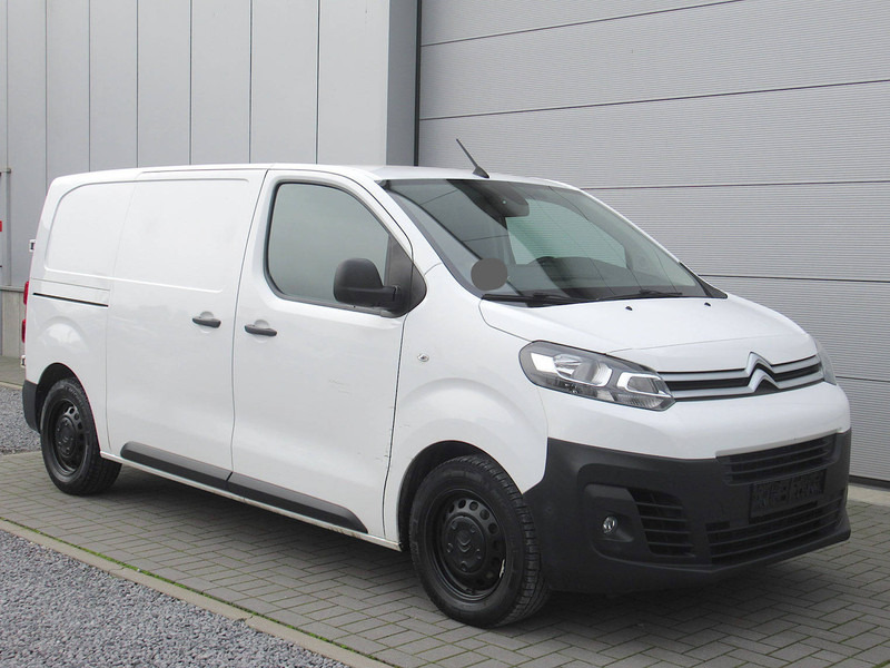 Citroën Jumpy 2.0 BlueHDi - Furgon: 3 kép. Citroën Jumpy 2.0 BlueHDi - Furgon: 3 kép.