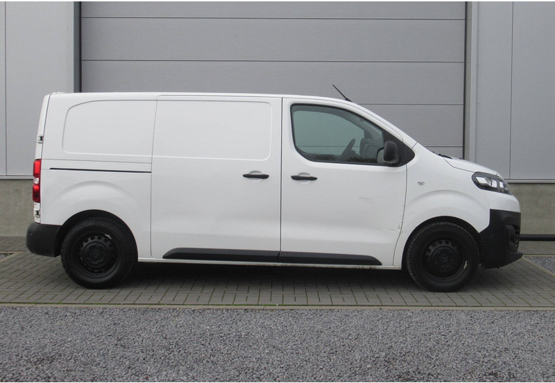 Citroën Jumpy 2.0 BlueHDi - Furgon: 2 kép. Citroën Jumpy 2.0 BlueHDi - Furgon: 2 kép.