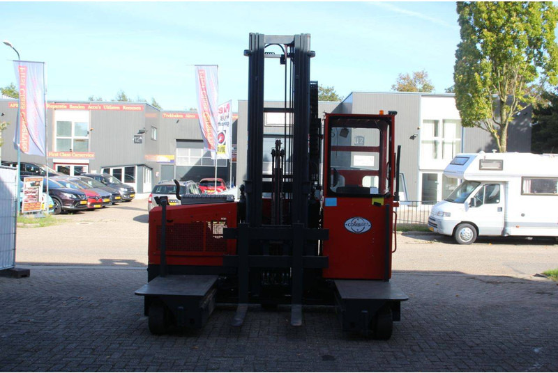 Combilift C3000GTS - Oldalrakodó targoncá: 2 kép. Combilift C3000GTS - Oldalrakodó targoncá: 2 kép.