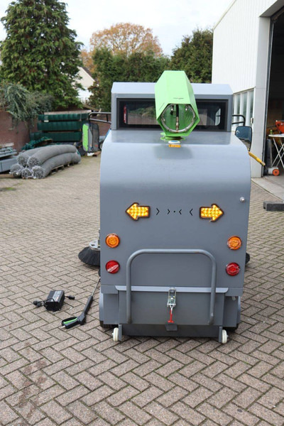 D19 - Utcaseprő gép: 5 kép. D19 - Utcaseprő gép: 5 kép.