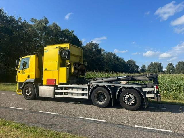 DAF CF290 - Dobozos felépítményű teherautó: 5 kép. DAF CF290 - Dobozos felépítményű teherautó: 5 kép.