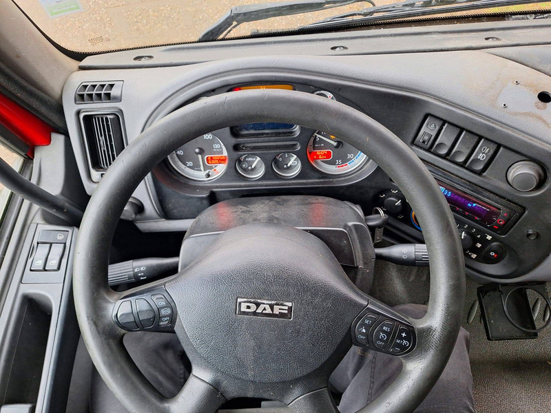 DAF LF45 - Platós teherautó: 5 kép. DAF LF45 - Platós teherautó: 5 kép.