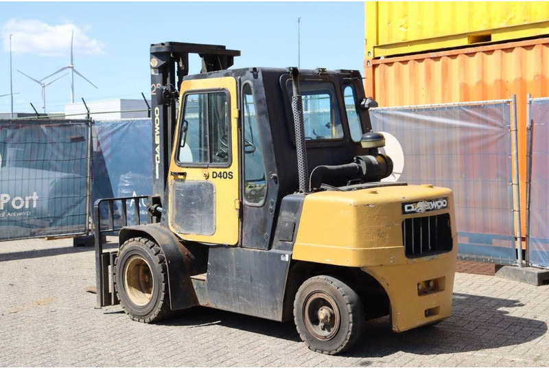 Daewoo D40S-2 - Dízel targonca: 4 kép. Daewoo D40S-2 - Dízel targonca: 4 kép.