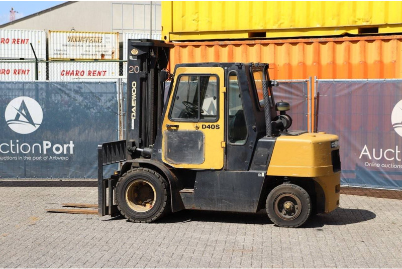 Daewoo D40S-2 - Dízel targonca: 3 kép. Daewoo D40S-2 - Dízel targonca: 3 kép.