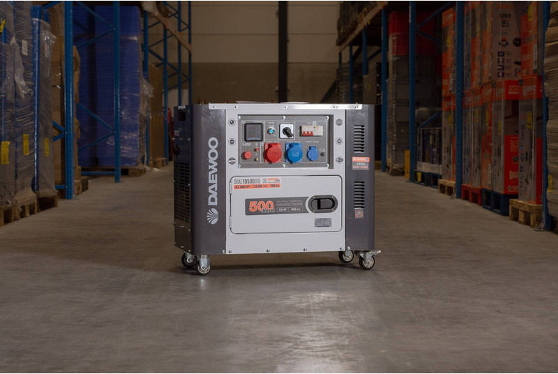 Daewoo DDAE10500DSE-3G - Áramfejlesztő: 2 kép. Daewoo DDAE10500DSE-3G - Áramfejlesztő: 2 kép.