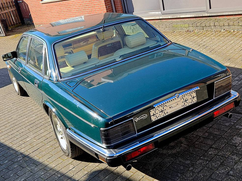 Daimler 4.0 - Autó: 4 kép. Daimler 4.0 - Autó: 4 kép.