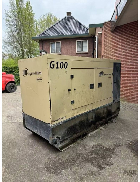 Doosan G100 - Áramfejlesztő: 2 kép. Doosan G100 - Áramfejlesztő: 2 kép.
