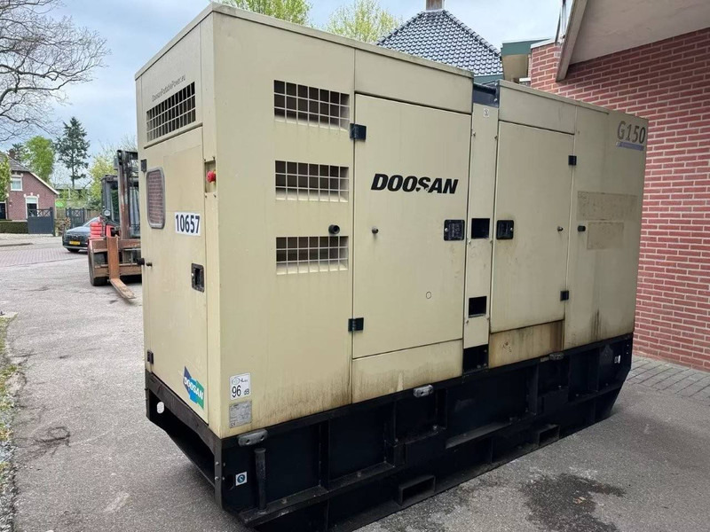 Doosan G150 - Áramfejlesztő: 2 kép. Doosan G150 - Áramfejlesztő: 2 kép.