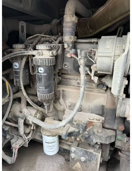 Doosan G150 - Áramfejlesztő: 3 kép. Doosan G150 - Áramfejlesztő: 3 kép.