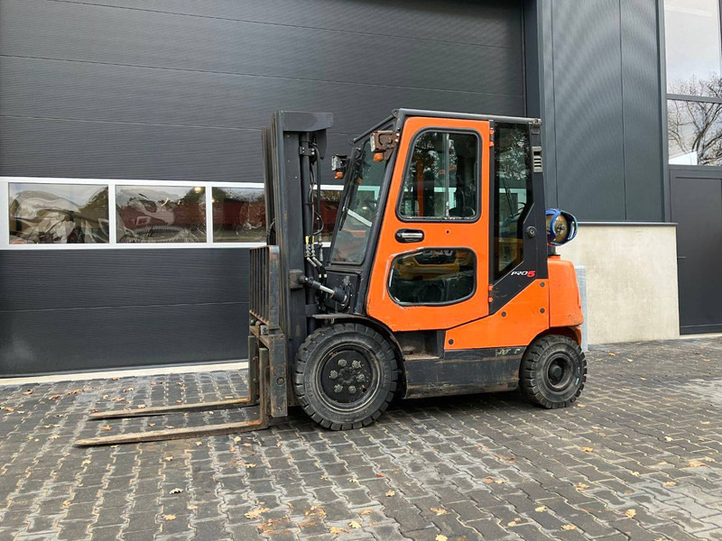 Doosan G25E-5 - Gázüzemű targonca: 1 kép. Doosan G25E-5 - Gázüzemű targonca: 1 kép.