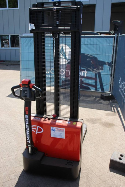 EP Equipment EST122 - Emelőtargoncá: 5 kép. EP Equipment EST122 - Emelőtargoncá: 5 kép.