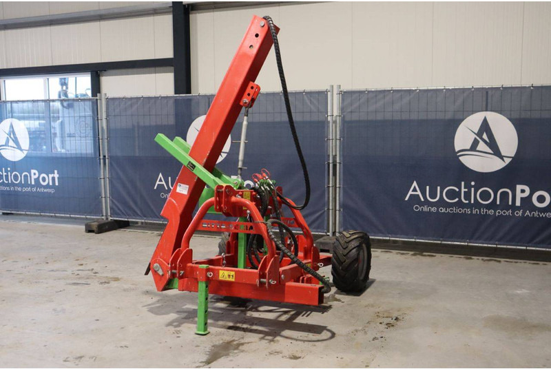 Eriba DS-PK 2 - Faaprító: 3 kép. Eriba DS-PK 2 - Faaprító: 3 kép.