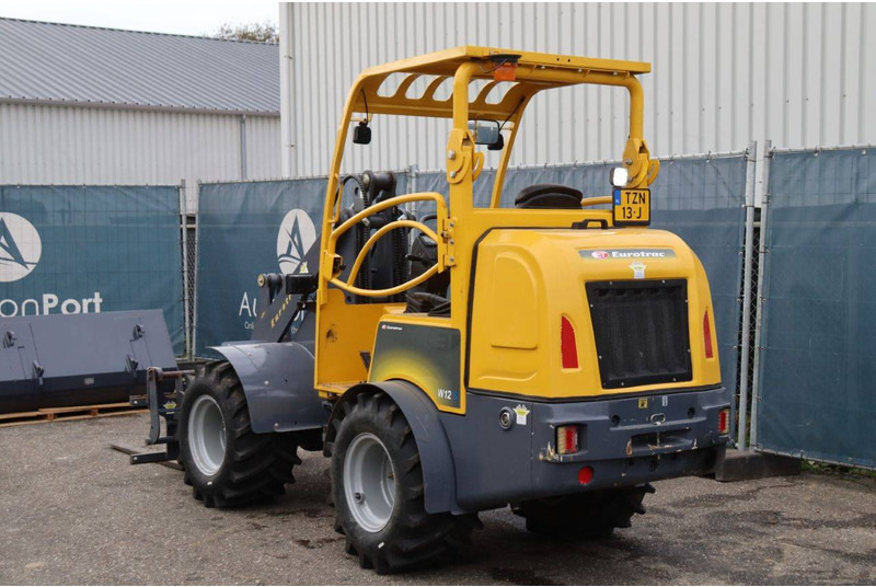 Eurotrac 820/W12S - Gumikerekes homlokrakodó: 4 kép. Eurotrac 820/W12S - Gumikerekes homlokrakodó: 4 kép.