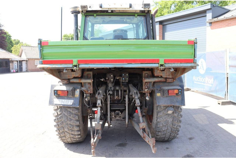 Fendt 520 - Traktor: 4 kép. Fendt 520 - Traktor: 4 kép.