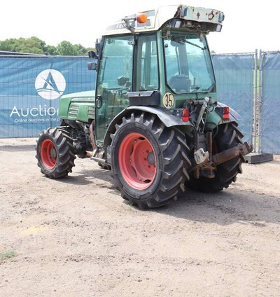 Fendt Farmer 207 V - Traktor: 3 kép. Fendt Farmer 207 V - Traktor: 3 kép.