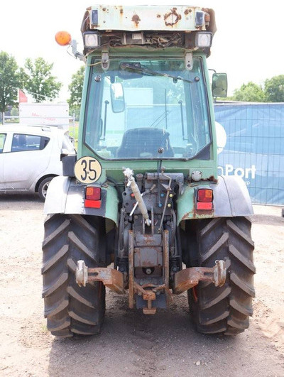 Fendt Farmer 207 V - Traktor: 4 kép. Fendt Farmer 207 V - Traktor: 4 kép.
