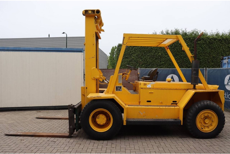 Fenwick-Linde DBPJ906 - Dízel targonca: 2 kép. Fenwick-Linde DBPJ906 - Dízel targonca: 2 kép.