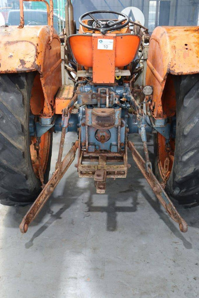 Traktor Fiat 450: 15 kép. Traktor Fiat 450: 15 kép.