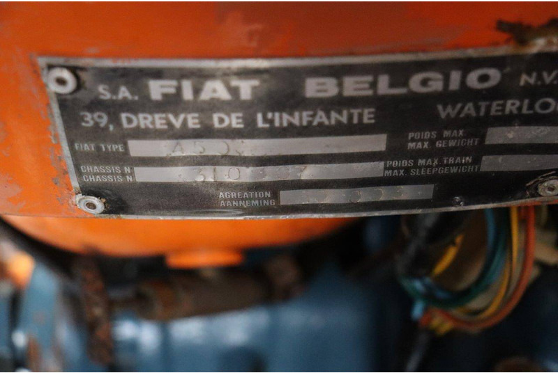 Traktor Fiat 450: 18 kép. Traktor Fiat 450: 18 kép.