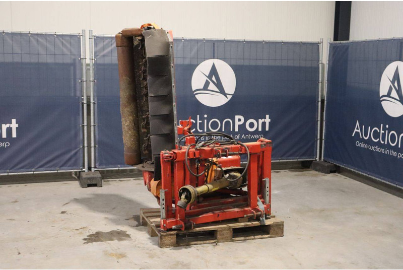 Flail mower or mulcher - Erdészeti mulcsozó: 1 kép. Flail mower or mulcher - Erdészeti mulcsozó: 1 kép.