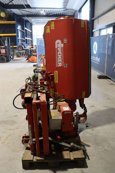 Flail mower or mulcher - Erdészeti mulcsozó: 4 kép. Flail mower or mulcher - Erdészeti mulcsozó: 4 kép.